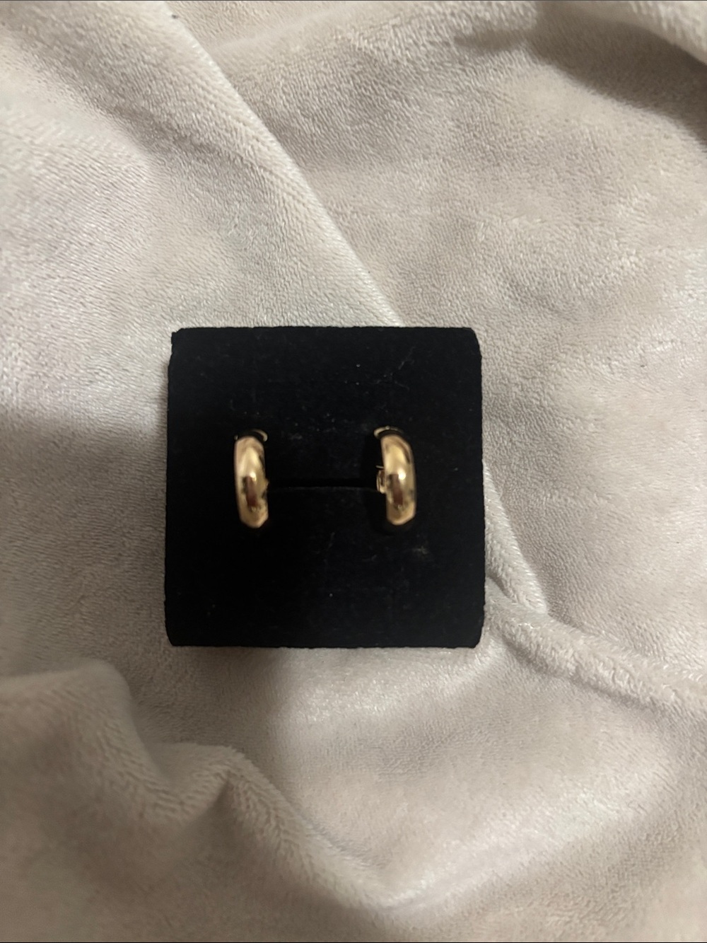 PAIR Catbird Gold Tomboy Hoops - Picture 8 of 10